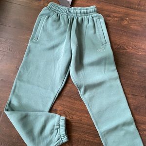 Oner active, lounge 1.0 green joggers. XS, short.